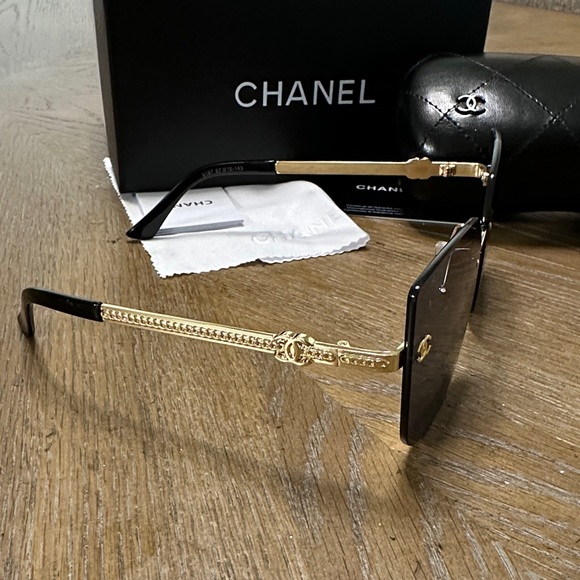 CHANEL Black Gold Sunglasses with Quilted Case main image 5